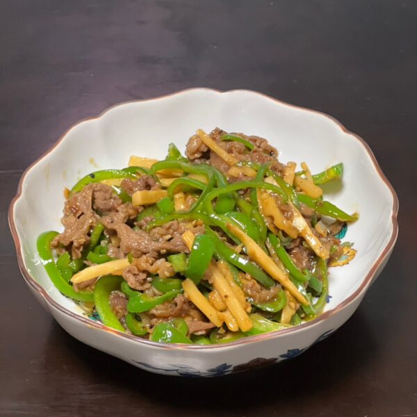 青椒肉絲（チンジャオロース）