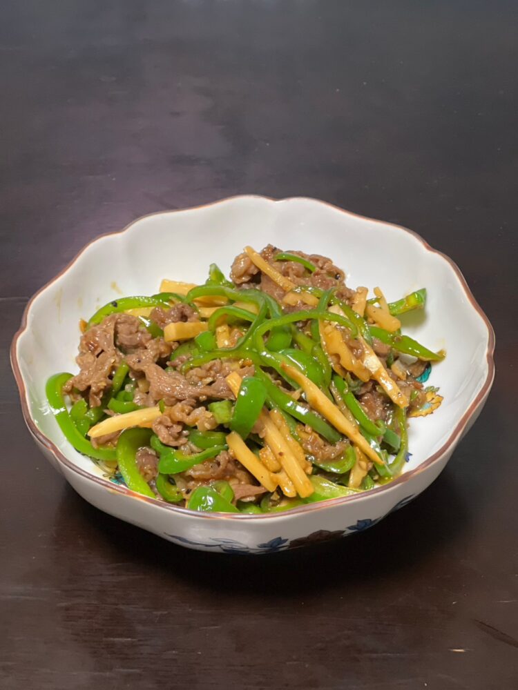 青椒肉絲（チンジャオロース）